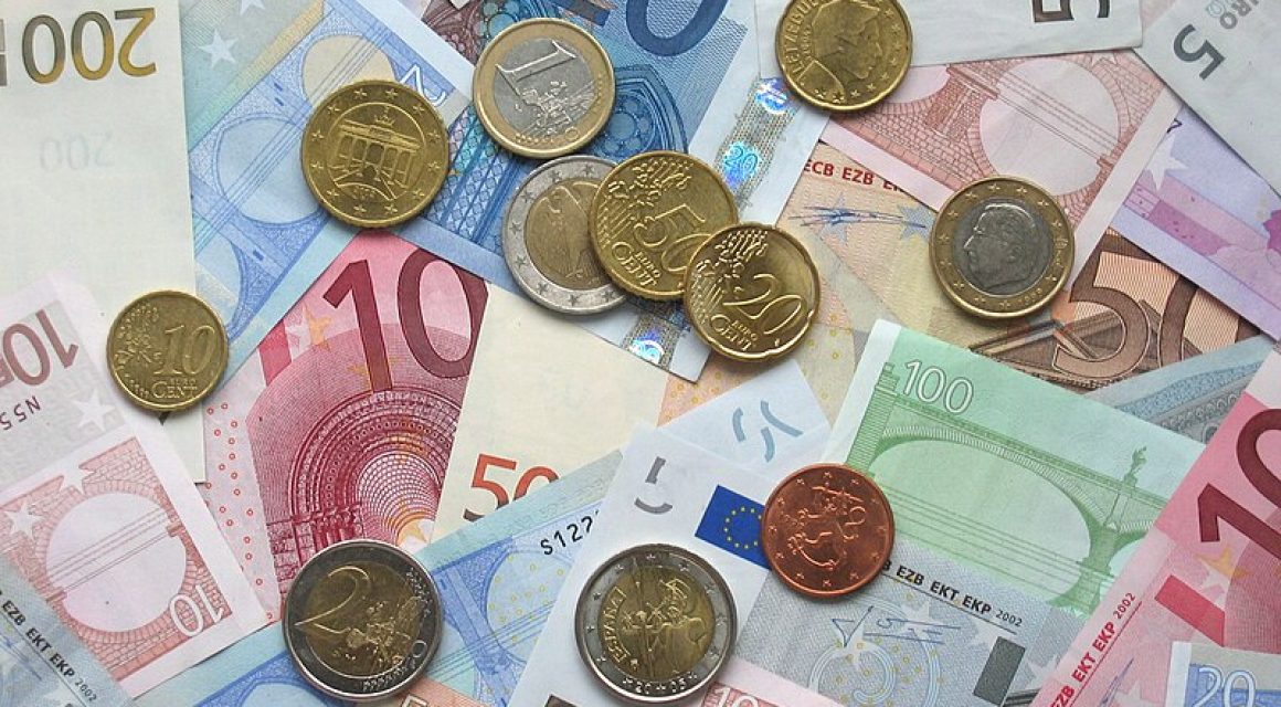 ceska-koruna-vs-euro Česká koruna posílila a vstup ČR do eurozóny zůstává otázkou