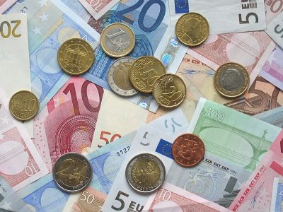 ceska-koruna-vs-euro Česká koruna posílila a vstup ČR do eurozóny zůstává otázkou
